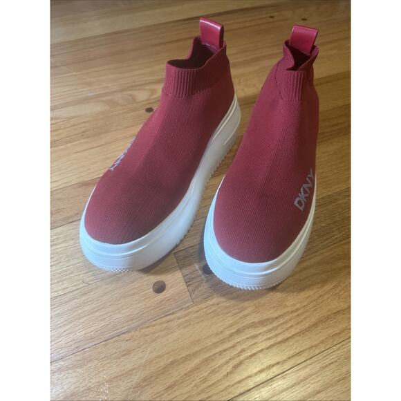 DKNY Donna Karan Mada Platform Slip On Red Sneakers Shoes Size 8 M - Picture 2 of 11